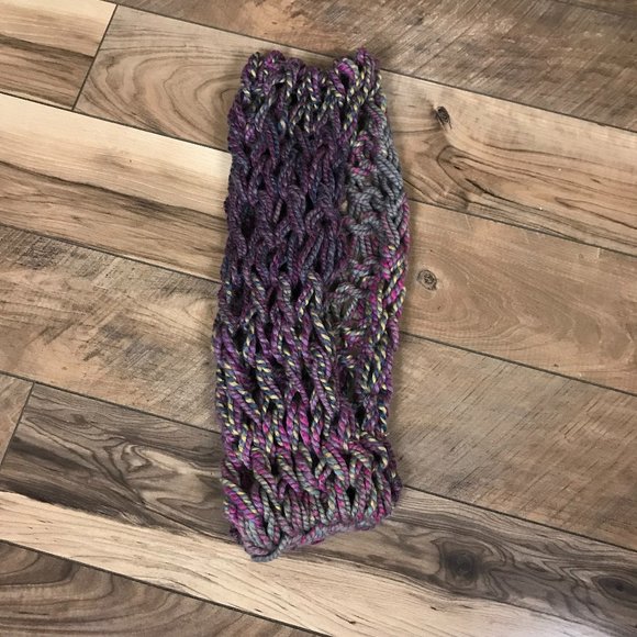 Chunky Knitted Gray Purple Statement Infinity Scarf - Picture 5 of 6